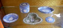 FIVE PIECES OF WEDGWOOD JASPERWARE