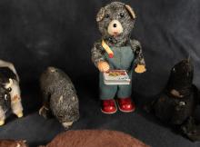 EIGHT VINTAGE WIND-UP TOYS