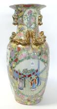 LARGE CHINESE PORCELAIN VASE