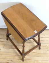 DROP-LEAF SIDE TABLE