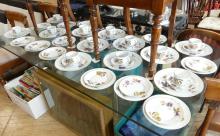 ROYAL WORCESTER "EVESHAM" DINNERWARE