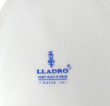 LLADRO "GIRL WITH GEESE" FIGURINE