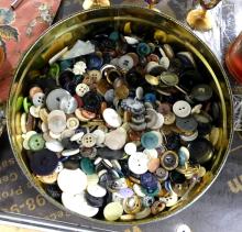 VINTAGE BUTTONS