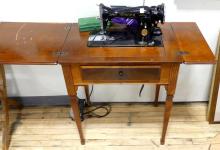 SINGER CONSOLE SEWING MACHINE