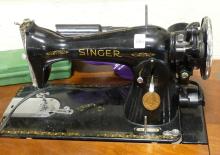 SINGER CONSOLE SEWING MACHINE