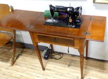 SINGER CONSOLE SEWING MACHINE