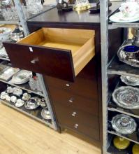 GEOVIN CHEST OF DRAWERS