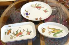 THREE "EVESHAM" SERVING PIECES