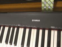 YAMAHA ELECTRIC KEYBOARD