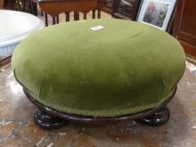 "BUN" FOOTSTOOL