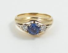 LADIES' SAPPHIRE & DIAMOND RING