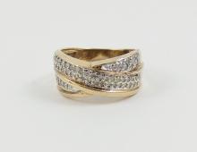 LADIES' DIAMOND RING