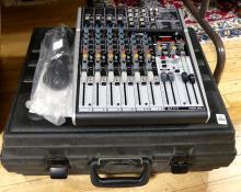 BEHRINGER BUS MIXER