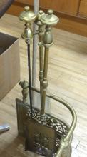 FIREPLACE RAILING WITH TOOLS