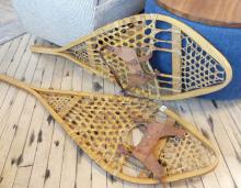 PAIR OF SNOWSHOES