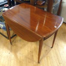 ANTIQUE PEMBROKE TABLE