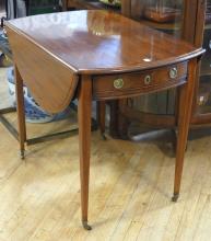 ANTIQUE PEMBROKE TABLE