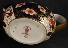 THREE PIECES OF DERBY "IMARI" CHINA