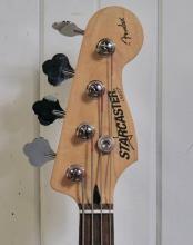 FENDER BASS GUITAR