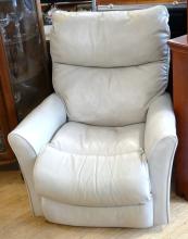 LA-Z-BOY LEATHER RECLINER