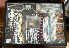 VINTAGE FASHION JEWELLERY