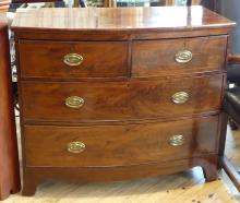 GEORGIAN CHEST OF DRAWERS