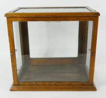 2 TABLE-TOP DISPLAY CASES