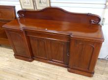 VICTORIAN MAHOGANY SIDEBOARD