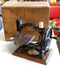 ANTIQUE ROYAL SEWING MACHINE