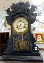 GINGERBREAD SHELF CLOCK