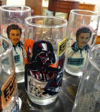 STAR WARS NOVELTY GLASSES AND CARDS