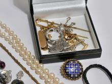 VINTAGE JEWELLERY