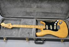STRATOCASTER STYLE GUITAR
