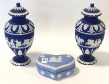 PAIR OF WEDGWOOD URNS AND TRINKET BOX