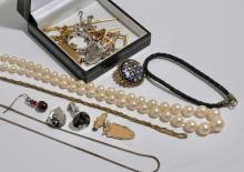 VINTAGE JEWELLERY