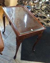 MAHOGANY LAMP TABLE