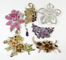 6 LARGE BROOCHES