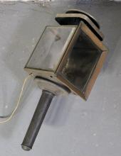 ANTIQUE COACH LAMP