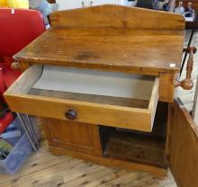 ANTIQUE WASHSTAND