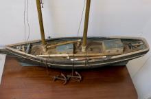 ANTIQUE SHIP MODEL