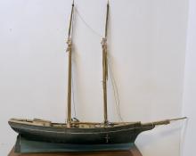 ANTIQUE SHIP MODEL
