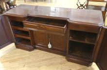 VICTORIAN MAHOGANY SIDEBOARD