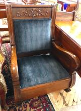 ANTIQUE OAK GENTLEMEN'S ROCKER