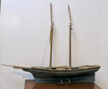 ANTIQUE SHIP MODEL
