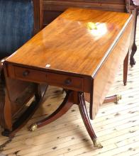 GEORGIAN MAHOGANY DROP-LEAF TABLE