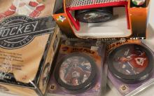 HOCKEY CARDS AND COLLECTIBLES