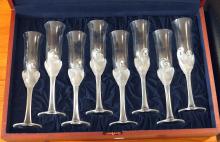 SET OF CHAMPAGNE FLUTES