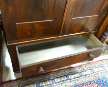 MAHOGANY LINEN PRESS