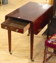 GEORGIAN MAHOGANY PEMBROKE  TABLE