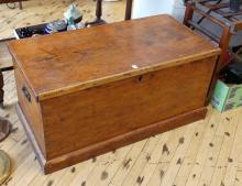 PRIMITIVE PINE TOOL CHEST